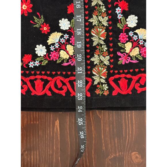 VTG CLIO Velvet Skirt 4 Black Red Embroidered Floral Boho Hippie Dark Coquette - Picture 11 of 12
